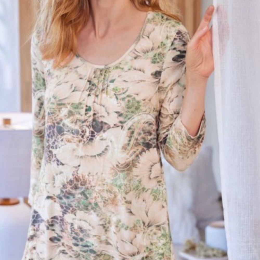 NEW WITH TAGS. Soft Surroundings Peyton top. Size Medium